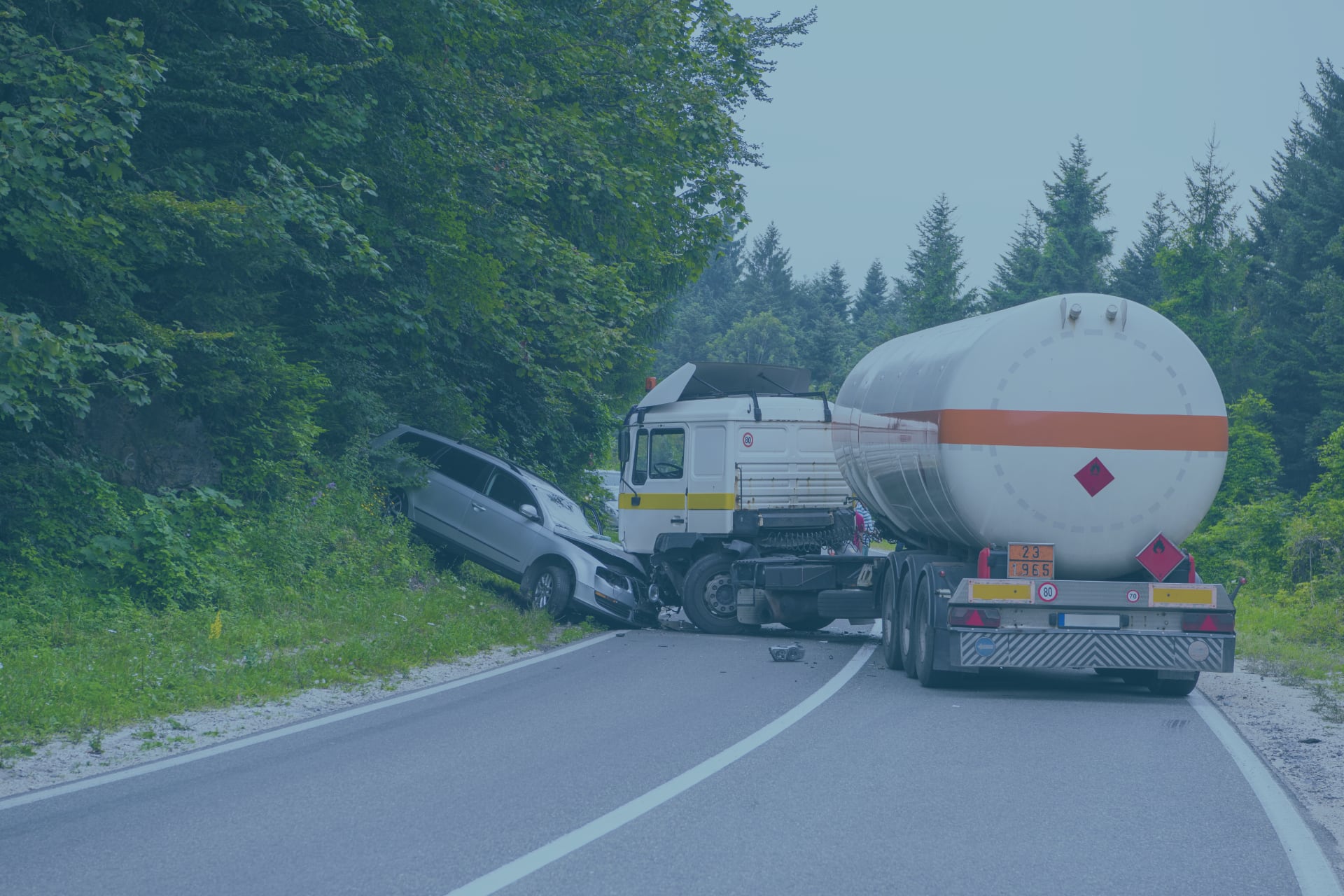 Deadly Highway 211 Collision Claims Lives in Yamhill County